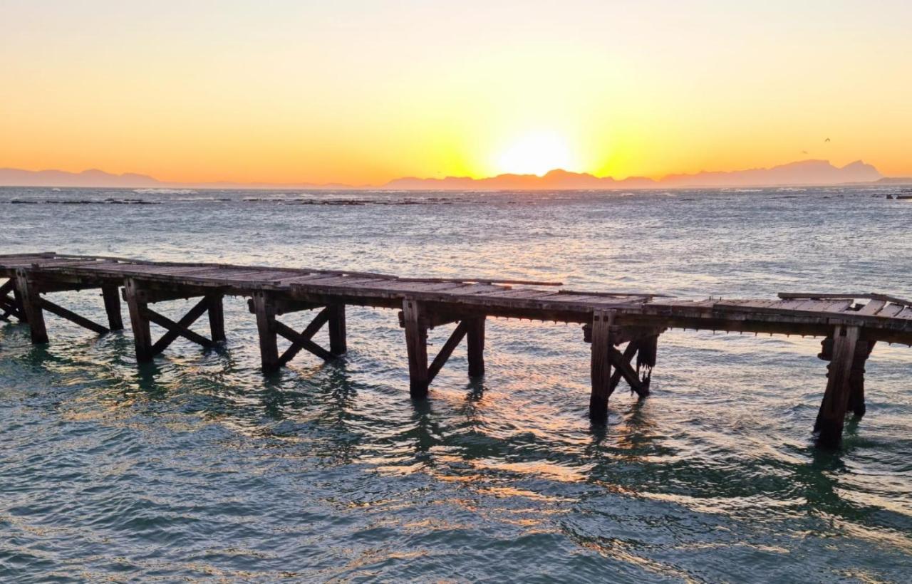 Strand Sea Breeze Kaapstad Buitenkant foto